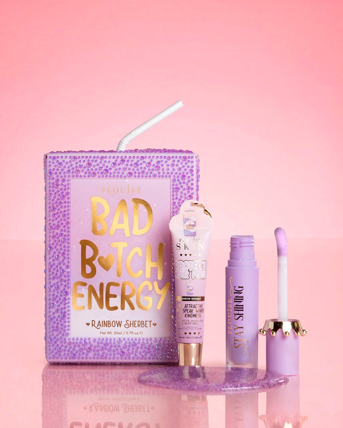 Dúo de labios morado P.Louise Crystal Glitter Bad Bitch Energy en sorbete arcoíris con aceite labial brillante y acondicionador de labios.