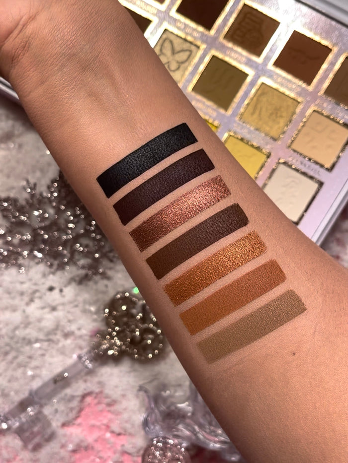 Paleta de sombras de ojos neutras If The Crown Fits