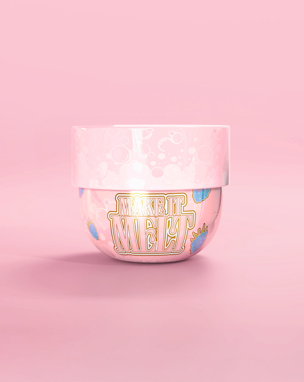 En balje P. Louise Make It Melt Makeup Cleansing Balm i blå hindbær på en lyserød baggrund