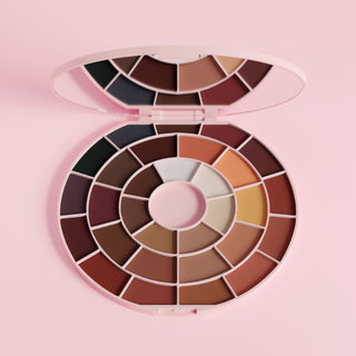 P. Louise από την παλέτα ρεκόρ eyeliner