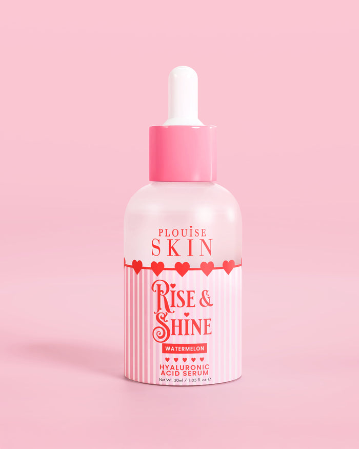 Pink rød og hvid flaske P.Louise Rise & Shine Hyaluronic Acid serum i vandmelon