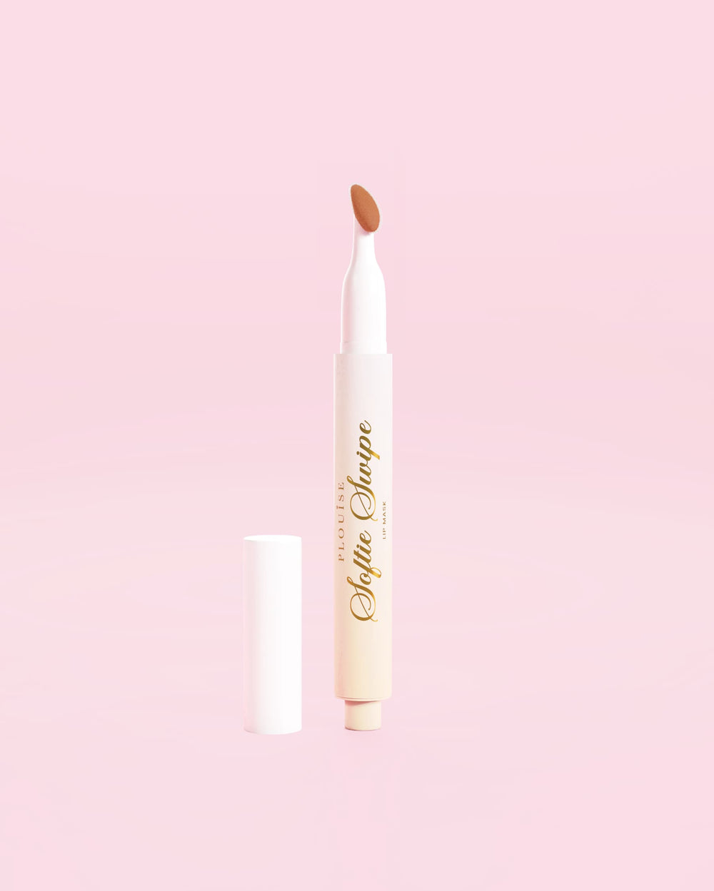 Una imagen que muestra una mascarilla labial con color Softie Swipe de P.Louise en el tono Snuggle Up