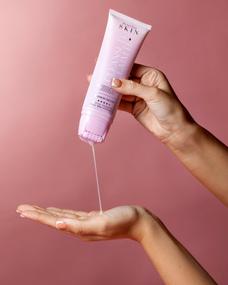 P.Louise Hyaluronic Acid Hydrating Facial Cleanser Model