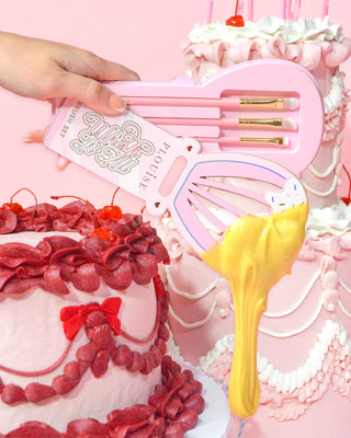 P. Louise Whisk It All Makeup Set de perii