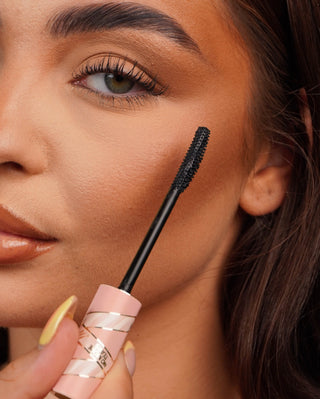 P. Louise Mascara a prueba de lágrimas 10G